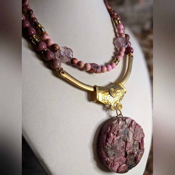 Pink Rhodochrosite Pendant In Two Strand Rhodochrosite & Jasper Bead Necklace - Picture 4 of 9